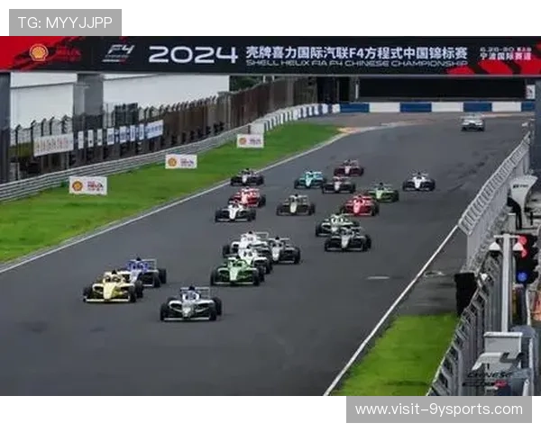 一级方程式赛车新闻聚焦赛季格局与车队风云变幻发展趋势深度解析 一级方程式赛车新闻聚焦赛季格局与车队风云变幻发展趋势深度解析