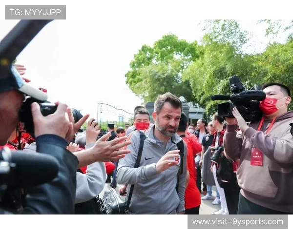 普鲁士多特蒙德新赛季引援动态与战术调整全面解析及未来争冠前景展望