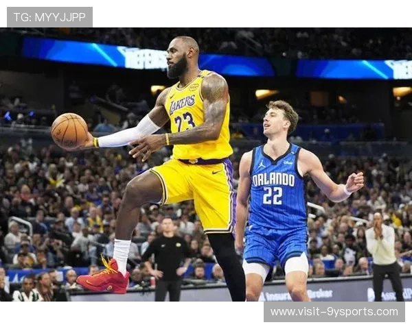 詹姆斯复出砍三双湖人逆转勇士稳居西部前列冲击季后赛席位形势大好 詹姆斯复出砍三双湖人逆转勇士稳居西部前列冲击季后赛席位形势大好