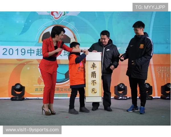 热那亚足球球迷文化的历史传承与现代激情探索 热那亚足球球迷文化的历史传承与现代激情探索